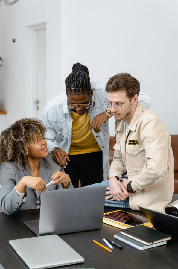 Managing Projects in Modern Organizations: Best Practices for Agile and Hybrid Environments